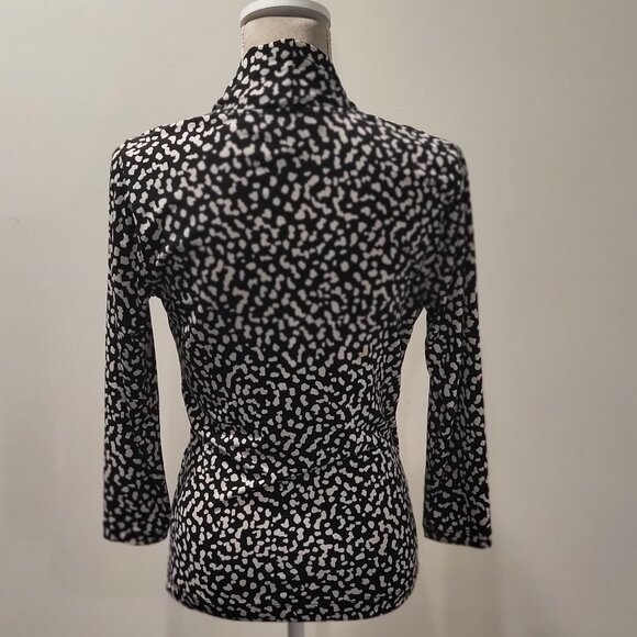 Chaus New York Size Small Blouse Gently Worn - Picture 5 of 6